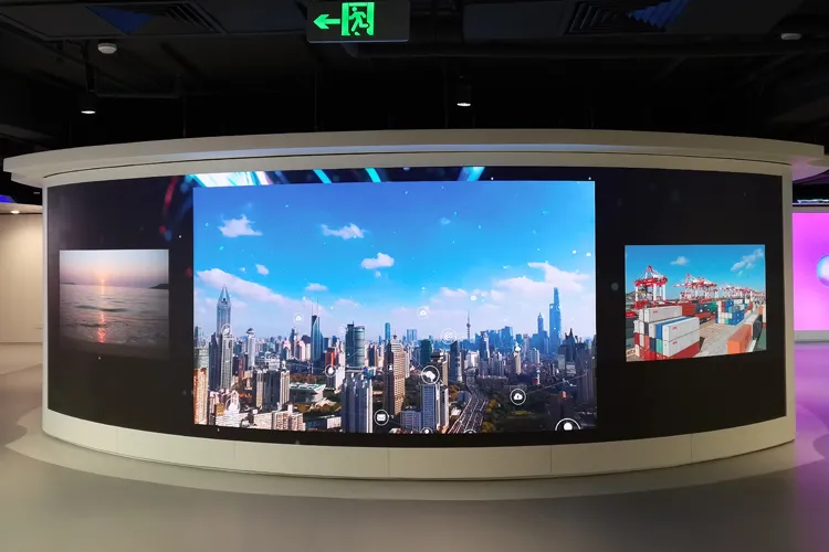 Convex Curve LED Display